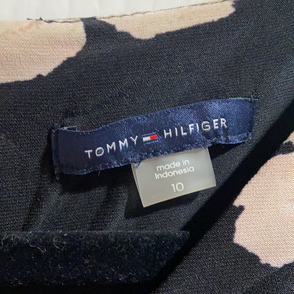 Tommy Hilfiger dress - Picture 2 of 4